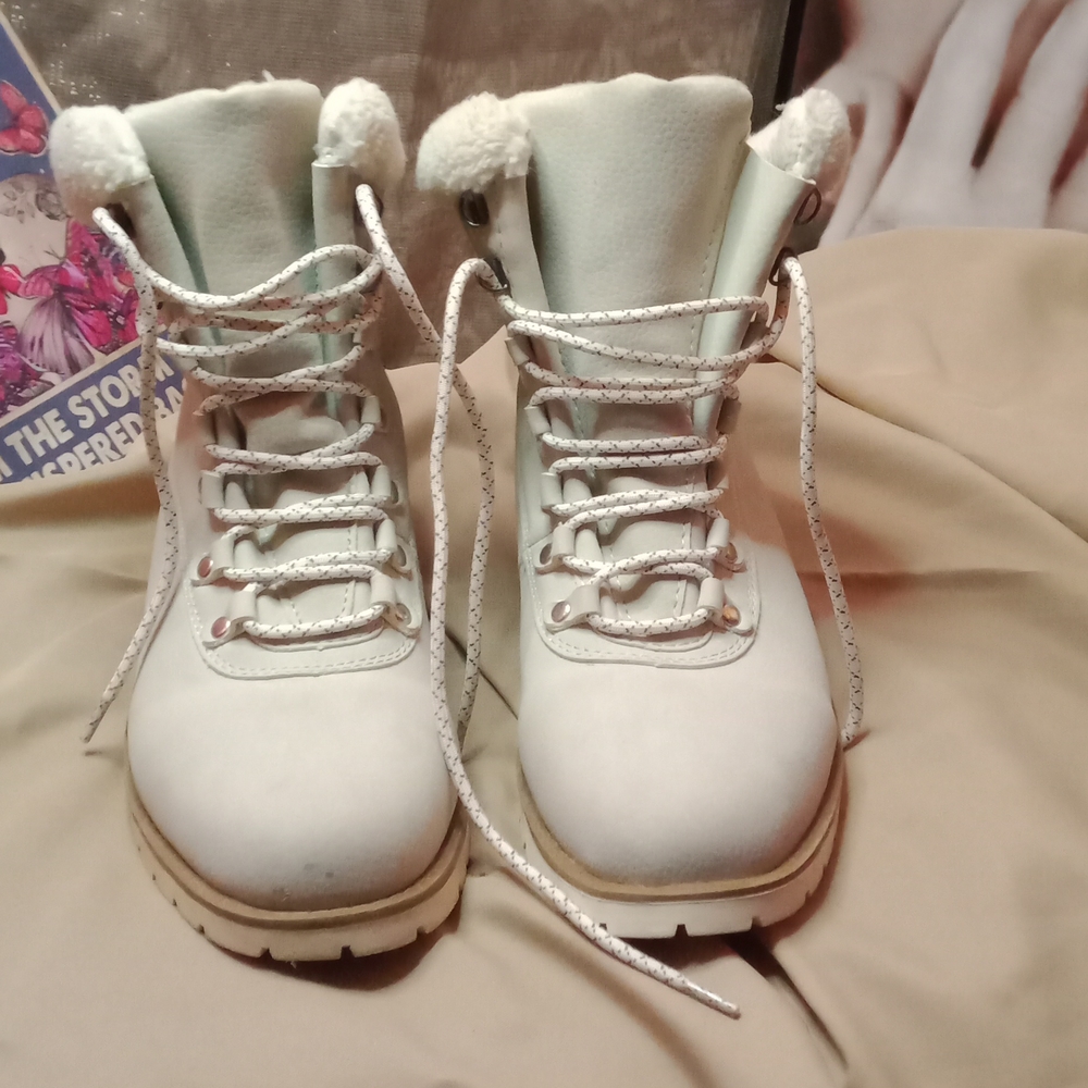 Time and Tru boots size 8 beige